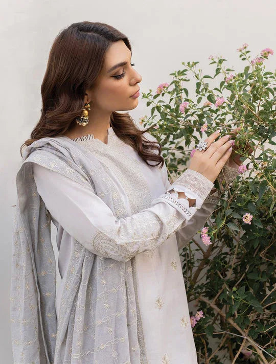 Iznik | Lawnkari 24 | UE-150 SERENE TURF - Aqsa Fabrics
