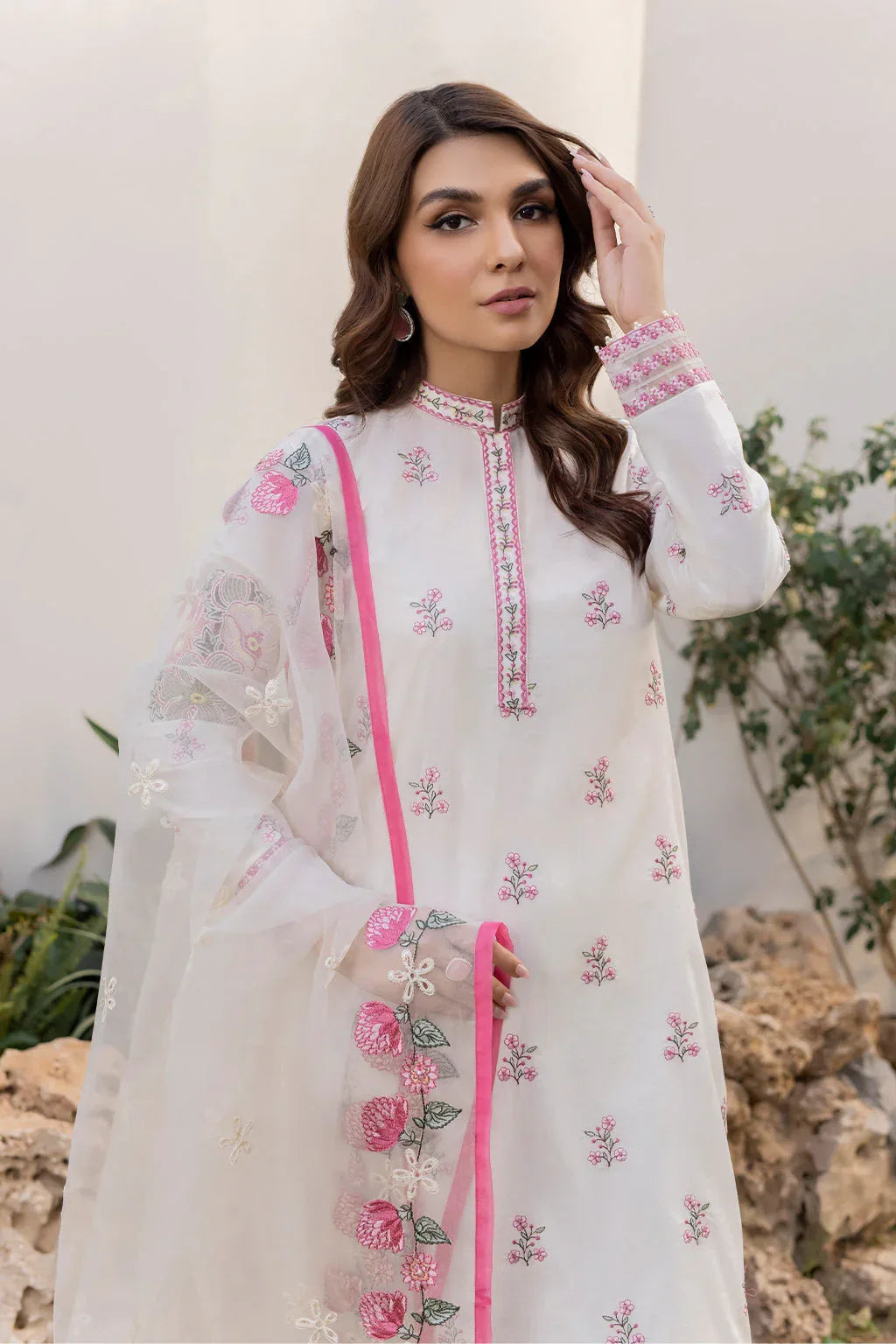 Iznik | Lawnkari 24 | UE-157 CANDYTUFT - Aqsa Fabrics