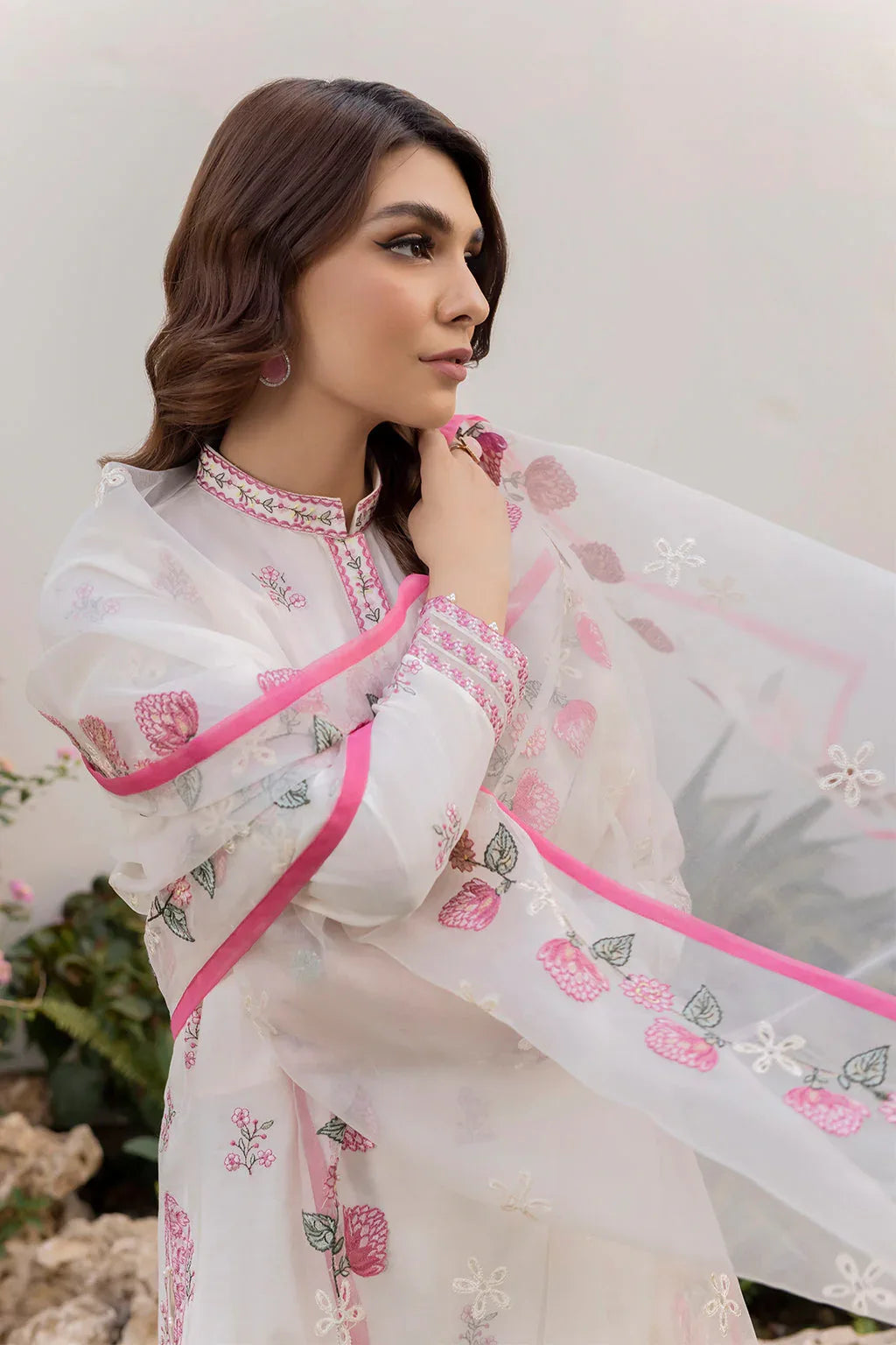 Iznik | Lawnkari 24 | UE-157 CANDYTUFT - Aqsa Fabrics