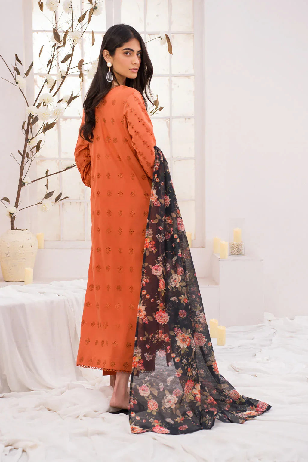 Iznik | Lawnkari 24 | UE-162 LEAFLET - Aqsa Fabrics