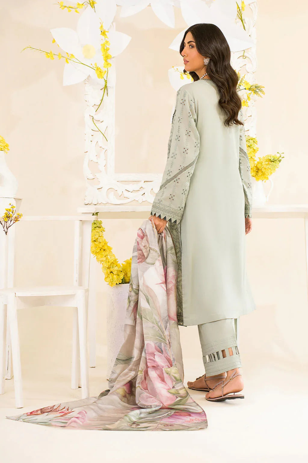 Iznik | Lawnkari 24 | UE-189 SLEEKCHIC - Aqsa Fabrics