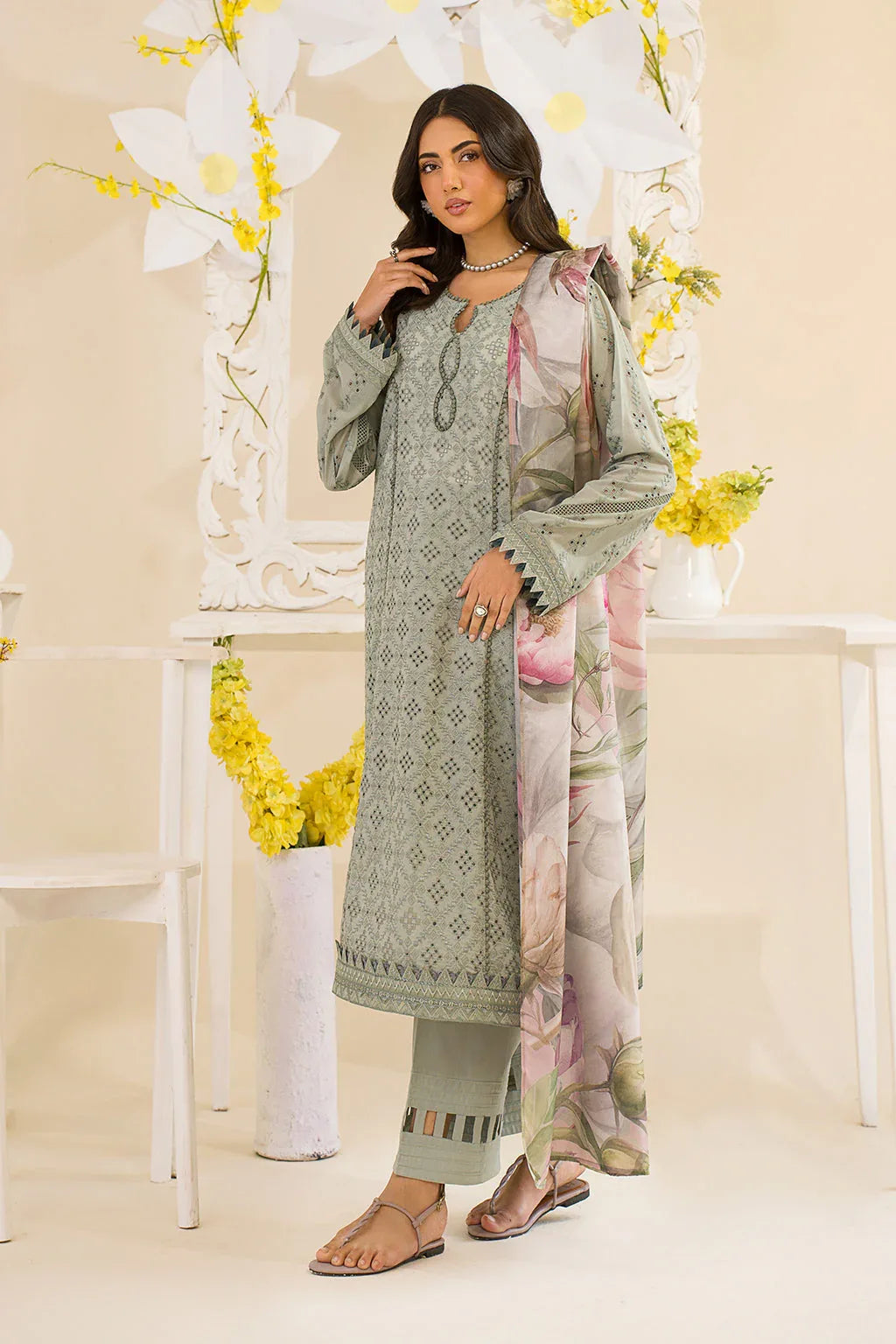 Iznik | Lawnkari 24 | UE-189 SLEEKCHIC - Aqsa Fabrics