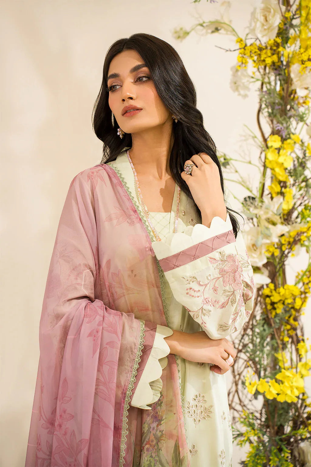 Iznik | Lawnkari 24 | UE-198 SILKGREEN - Aqsa Fabrics