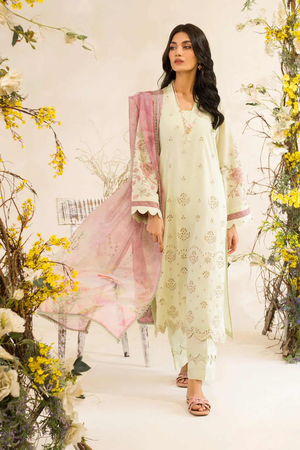 Iznik | Lawnkari 24 | UE-198 SILKGREEN - Aqsa Fabrics