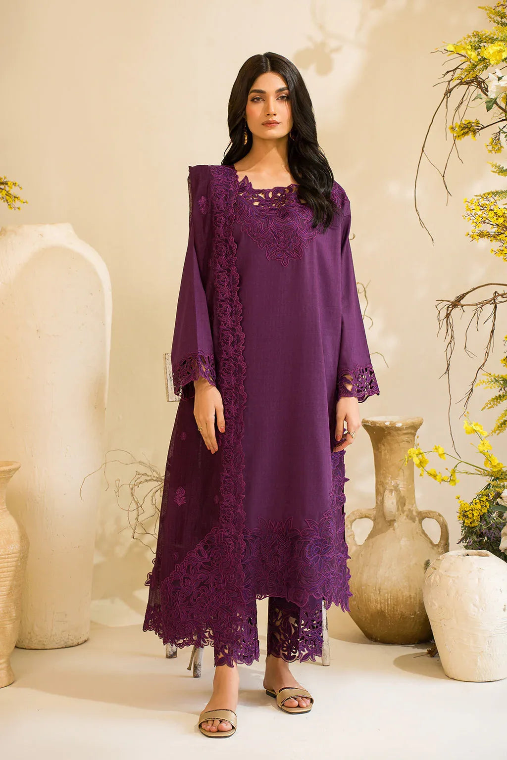 Iznik | Lawnkari 24 | UE-209 QUAGMIRE - Aqsa Fabrics