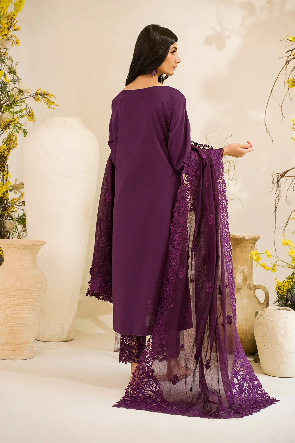 Iznik | Lawnkari 24 | UE-209 QUAGMIRE - Aqsa Fabrics