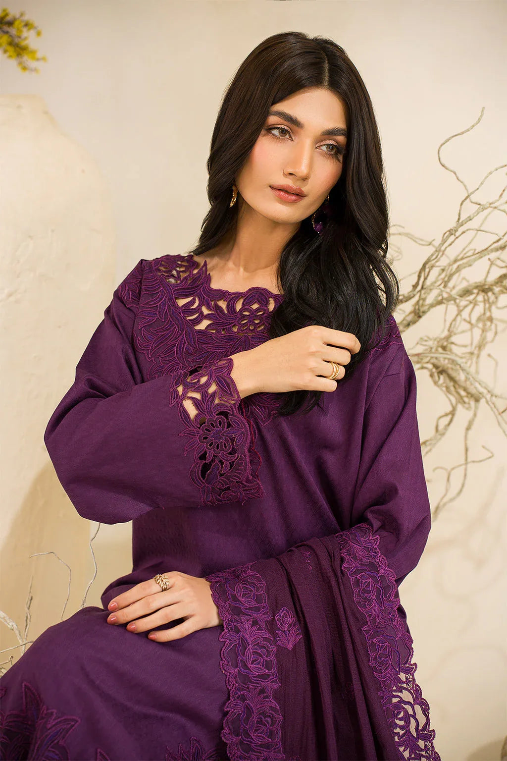 Iznik | Lawnkari 24 | UE-209 QUAGMIRE - Aqsa Fabrics