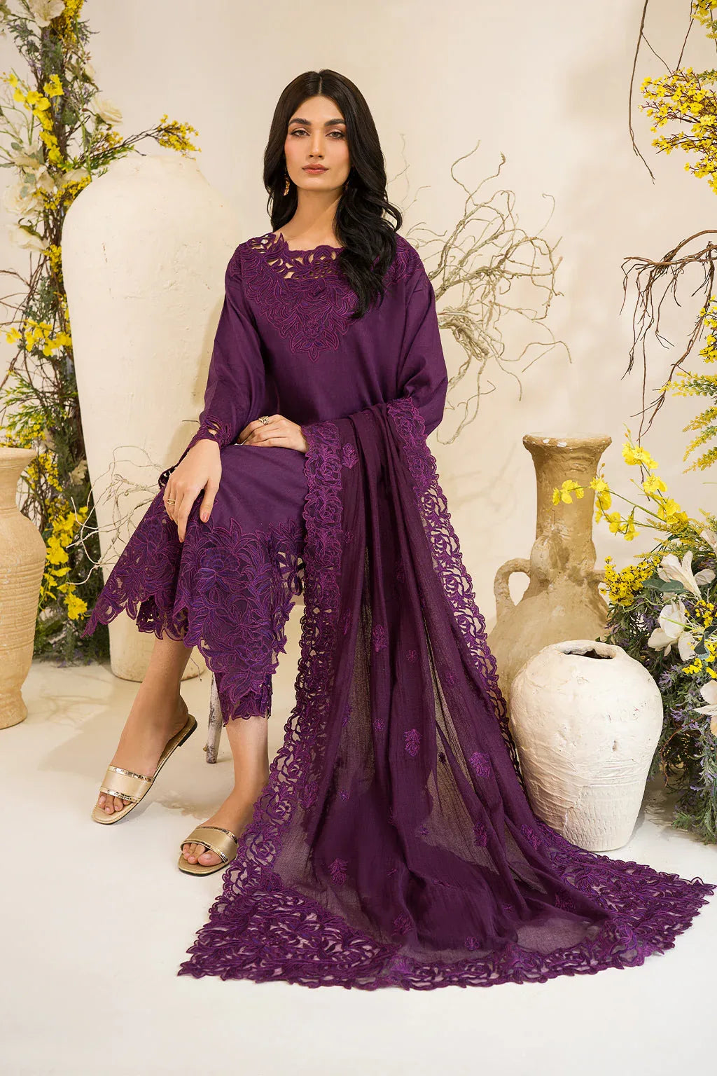 Iznik | Lawnkari 24 | UE-209 QUAGMIRE - Aqsa Fabrics