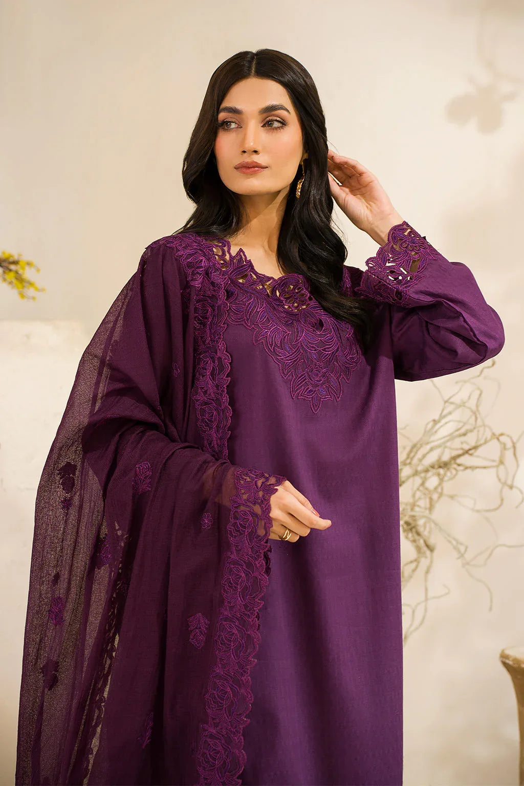 Iznik | Lawnkari 24 | UE-209 QUAGMIRE - Aqsa Fabrics