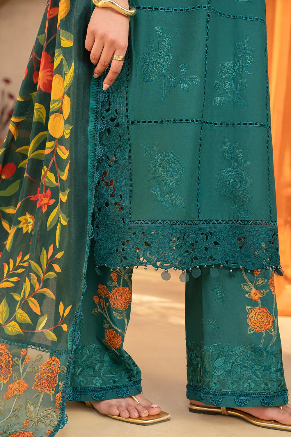 Saira Rizwan | Luxury Lawn 25 | LIRA-SRL25-10 - Aqsa Fabrics