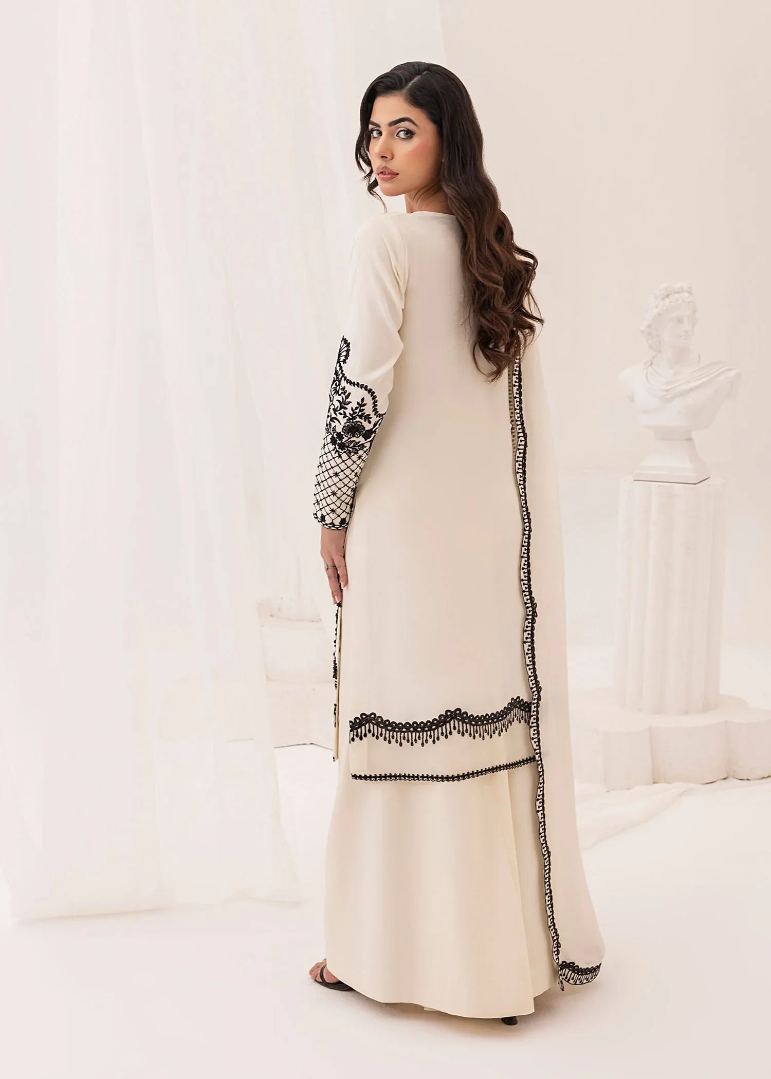 Jamnii | Silk Ivy | Noir Pearl - Aqsa Fabrics