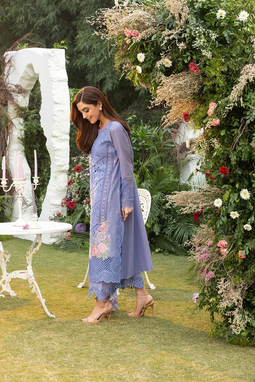 Sobia Nazir | Luxury Lawn 25 | 10B - Aqsa Fabrics