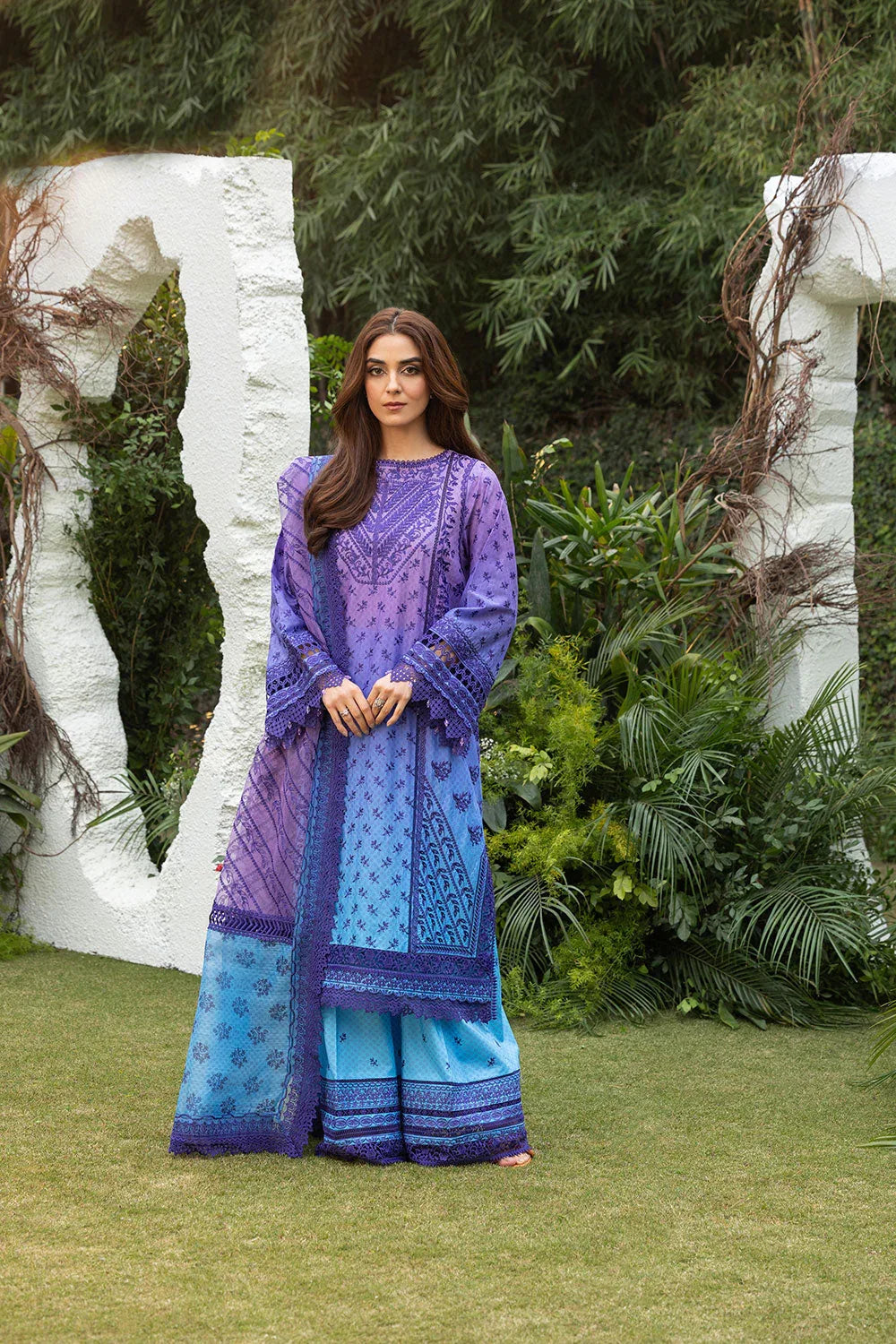 Sobia Nazir | Luxury Lawn 25 | 12B - Aqsa Fabrics