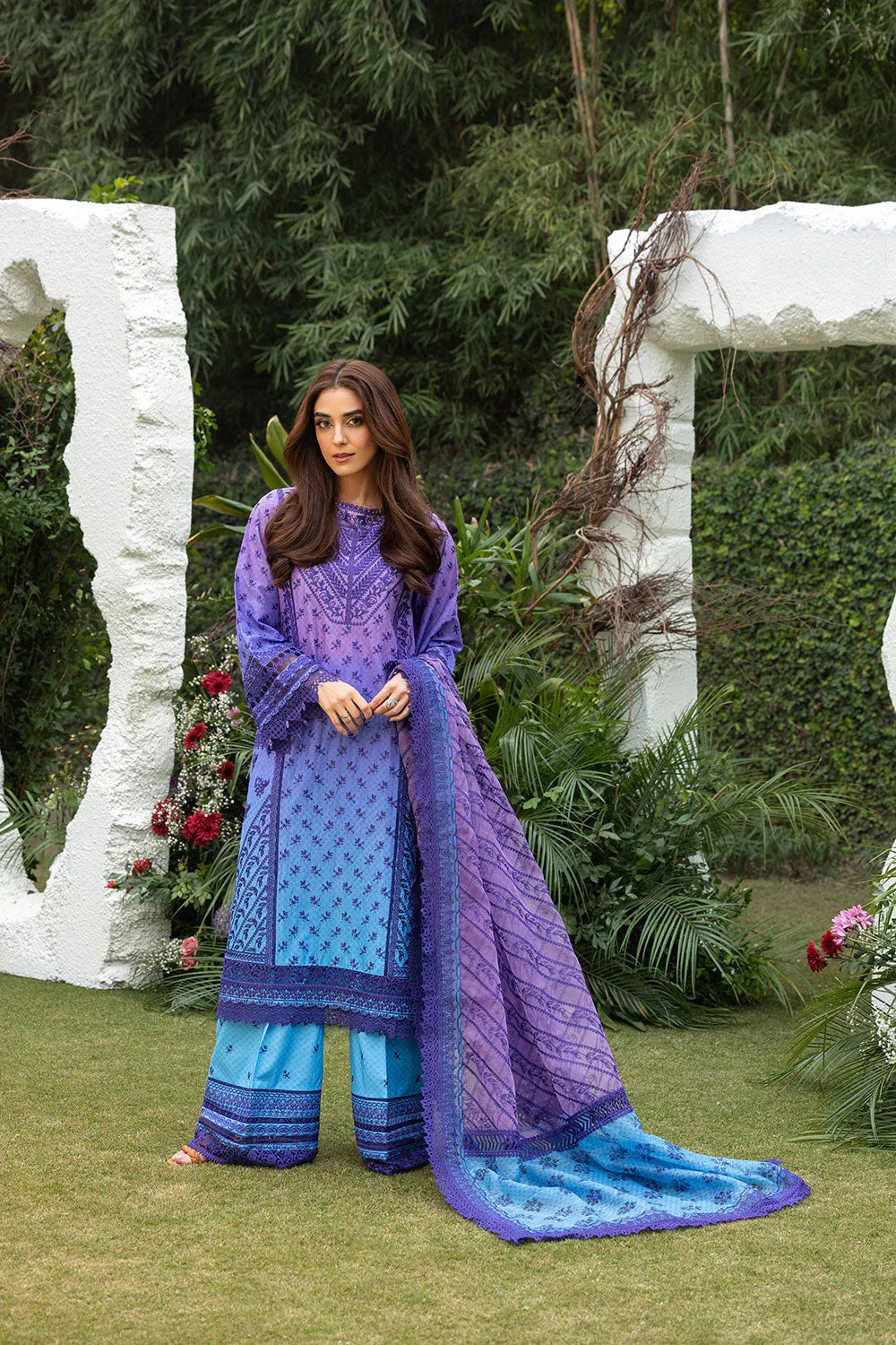 Sobia Nazir | Luxury Lawn 25 | 12B - Aqsa Fabrics