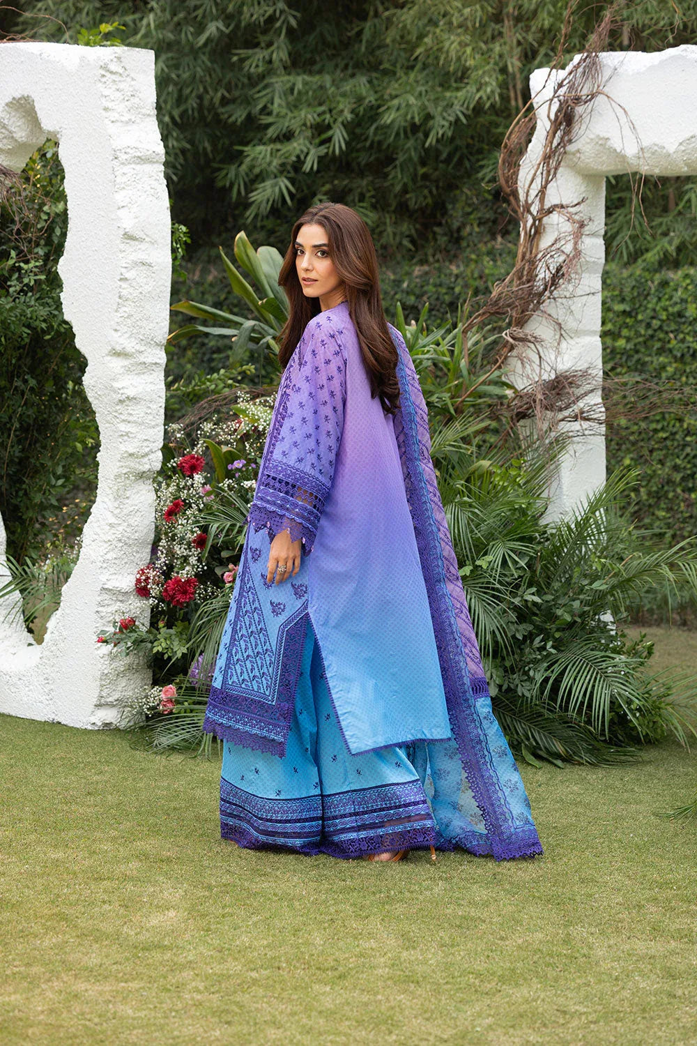 Sobia Nazir | Luxury Lawn 25 | 12B - Aqsa Fabrics