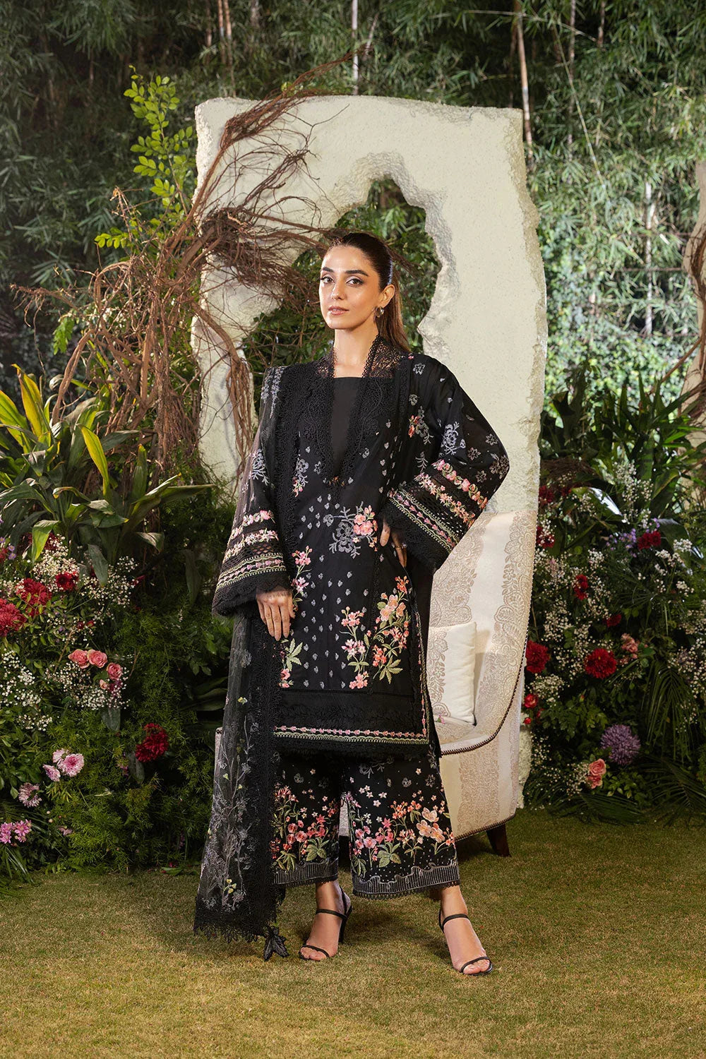 Sobia Nazir | Luxury Lawn 25 | 14B - Aqsa Fabrics