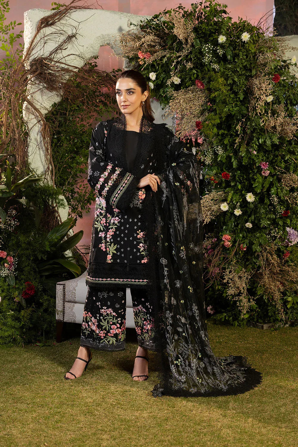 Sobia Nazir | Luxury Lawn 25 | 14B - Aqsa Fabrics