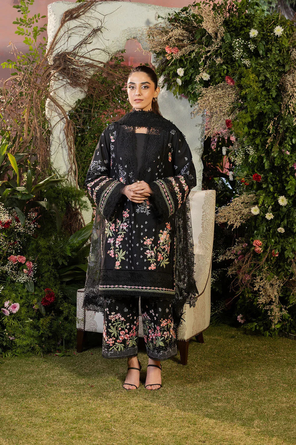 Sobia Nazir | Luxury Lawn 25 | 14B - Aqsa Fabrics