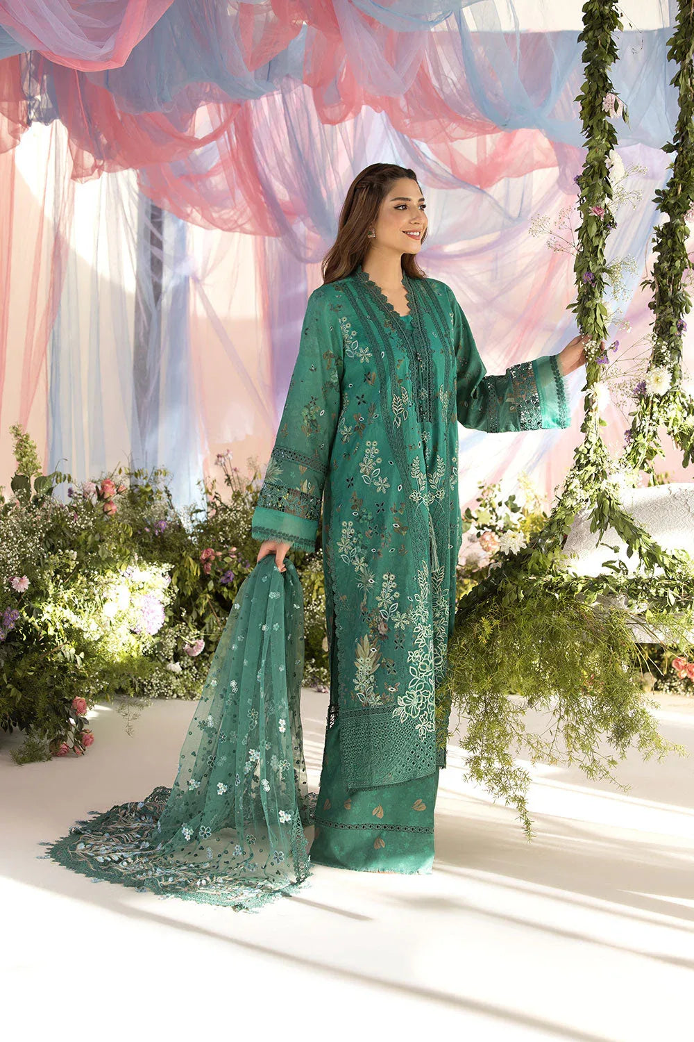 Sobia Nazir | Luxury Lawn 25 | 15B - Aqsa Fabrics
