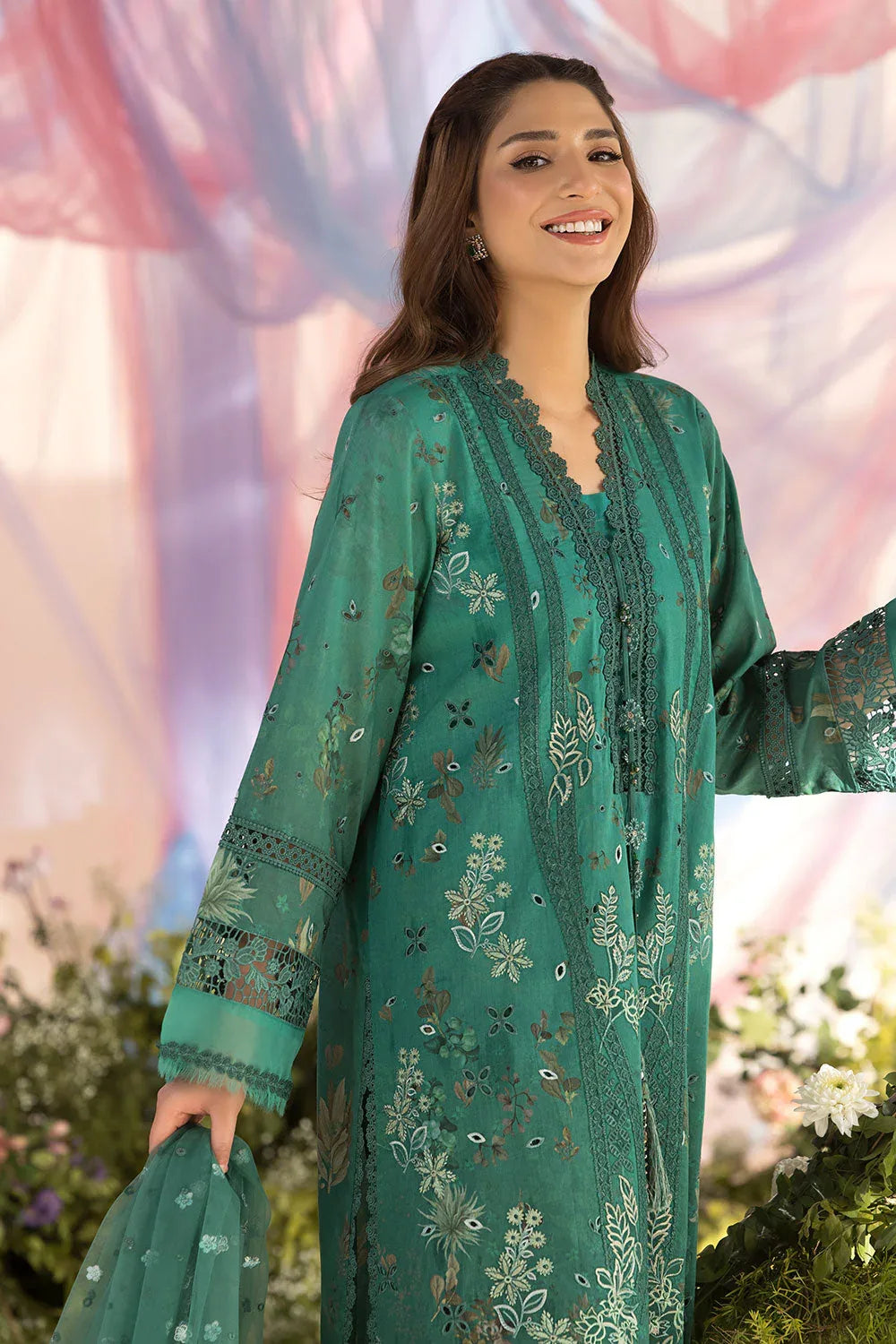 Sobia Nazir | Luxury Lawn 25 | 15B - Aqsa Fabrics