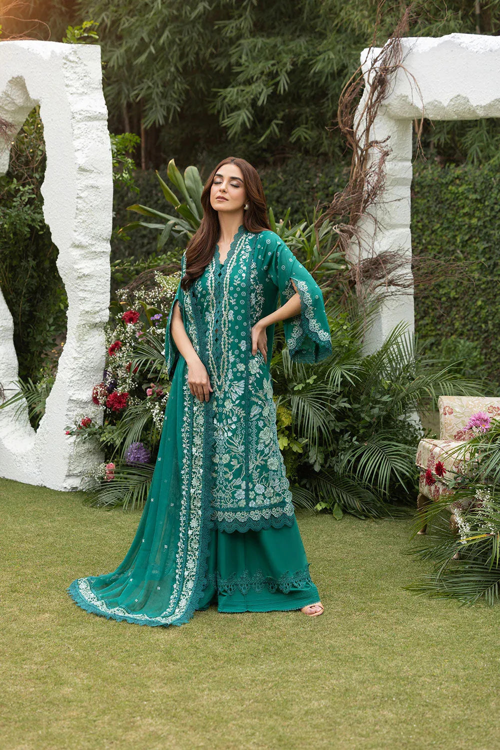 Sobia Nazir | Luxury Lawn 25 | 8B - Aqsa Fabrics
