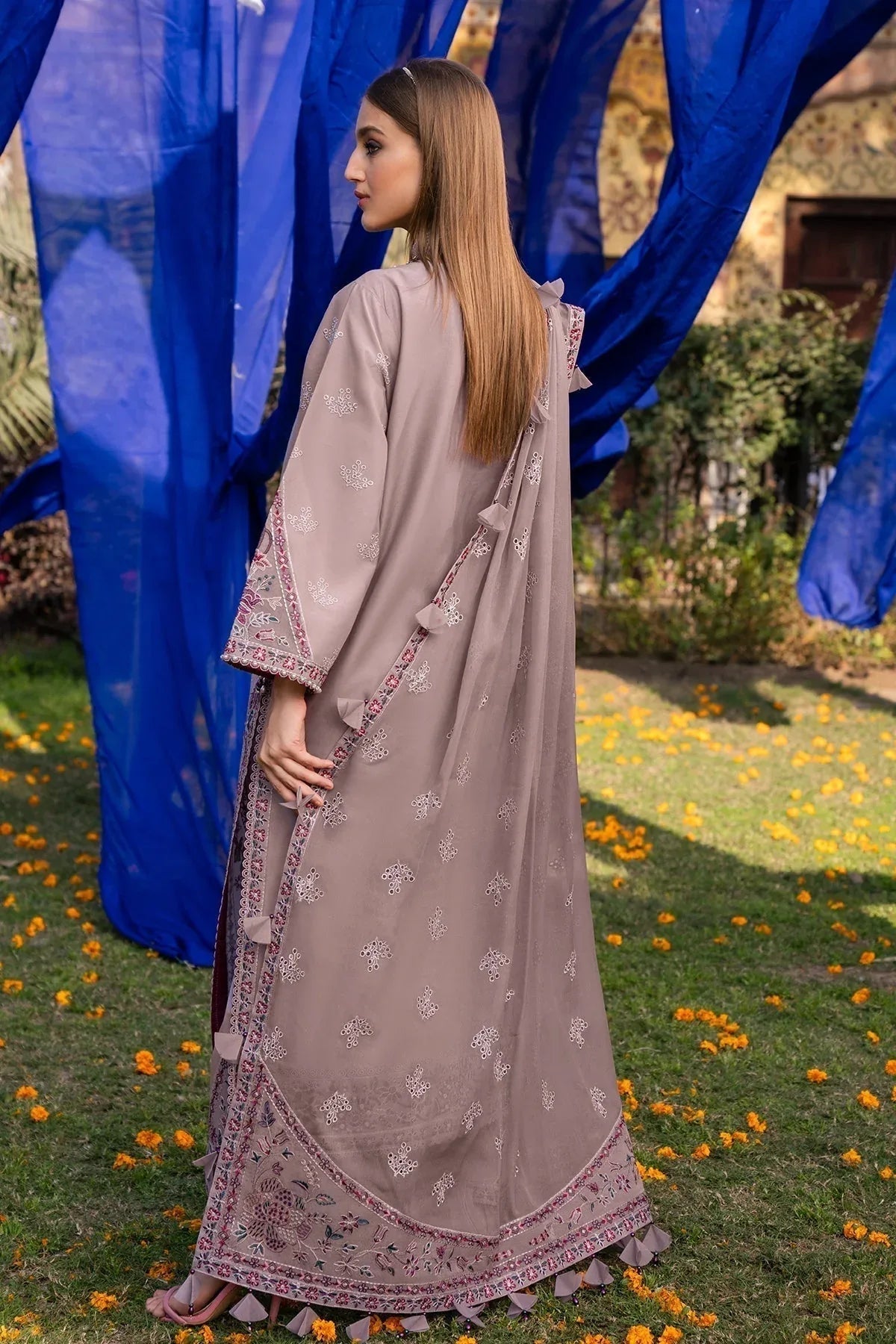 Alizeh | Rawayat Luxury Lawn 24 | Meraat - Aqsa Fabrics