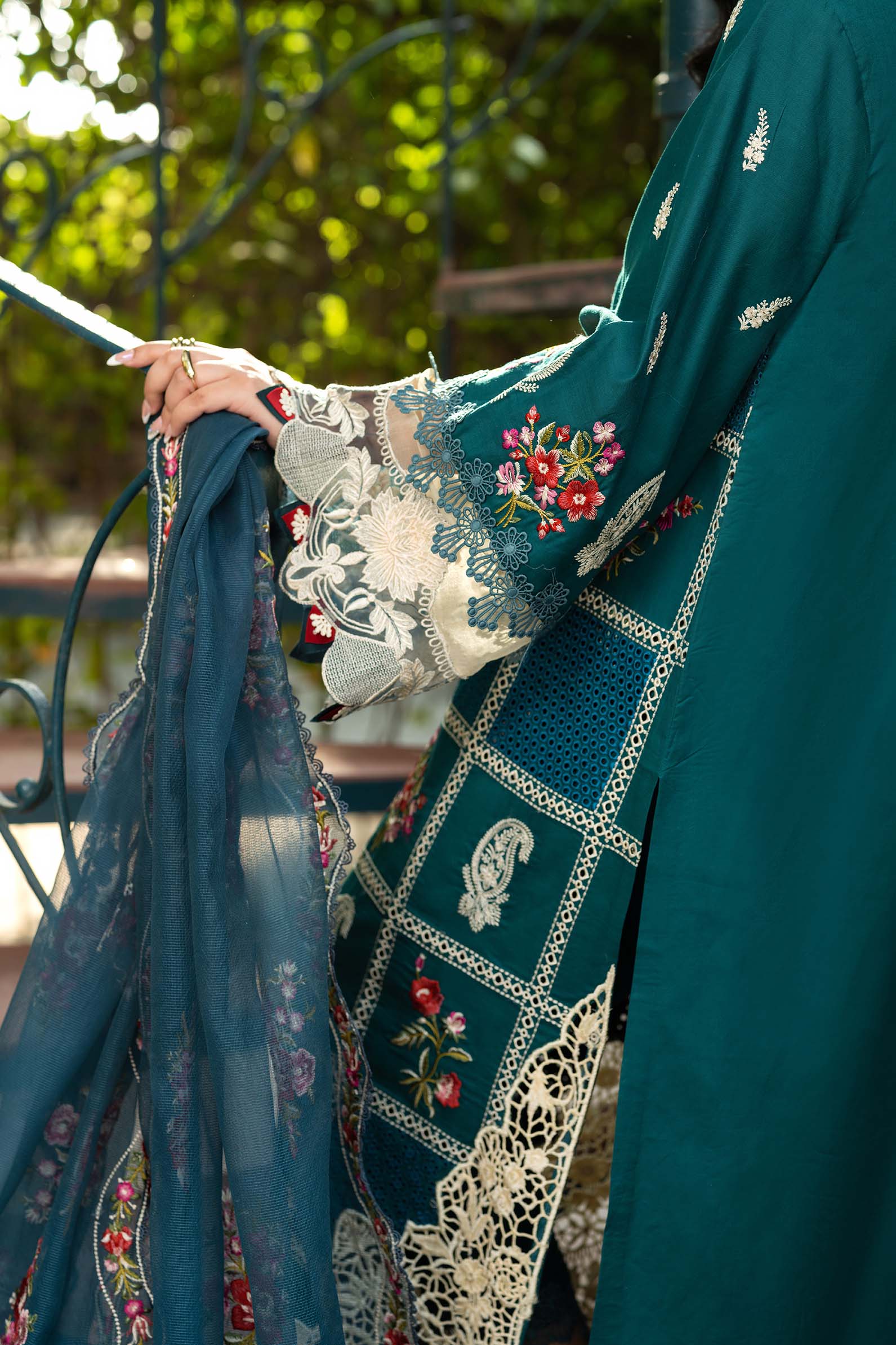 Maryam Hussain | Luxury Lawn 25 | Neelum - Aqsa Fabrics