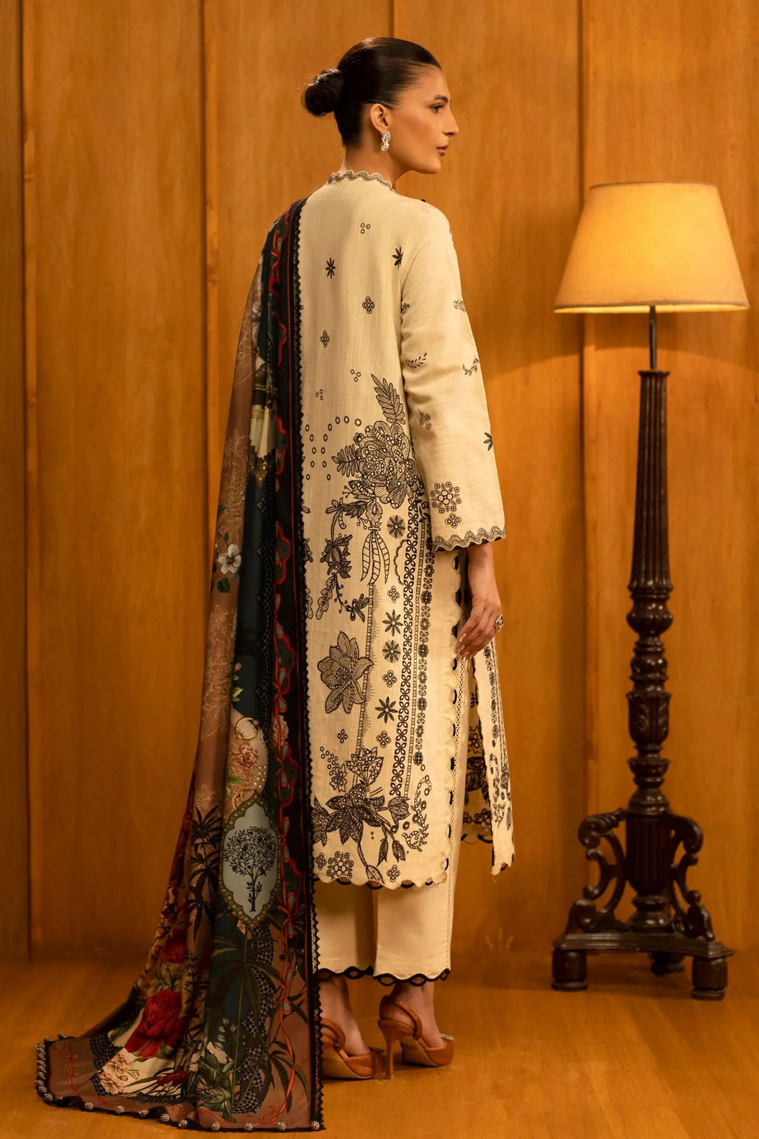 Sana Safinaz | Muzlin Winter 25 | M253-005B - Aqsa Fabrics