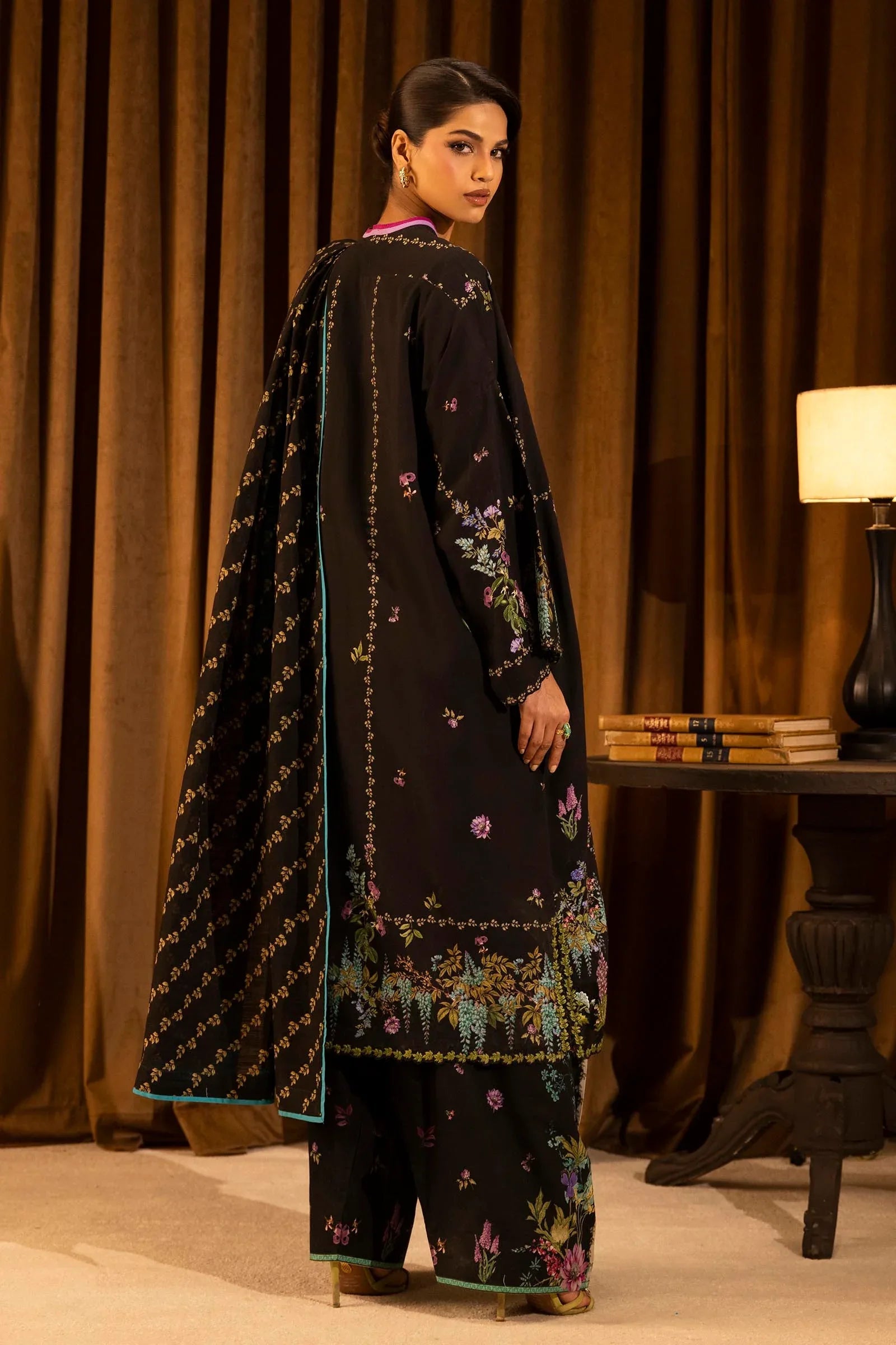 Sana Safinaz | Muzlin Winter 25 | 013B - Aqsa Fabrics