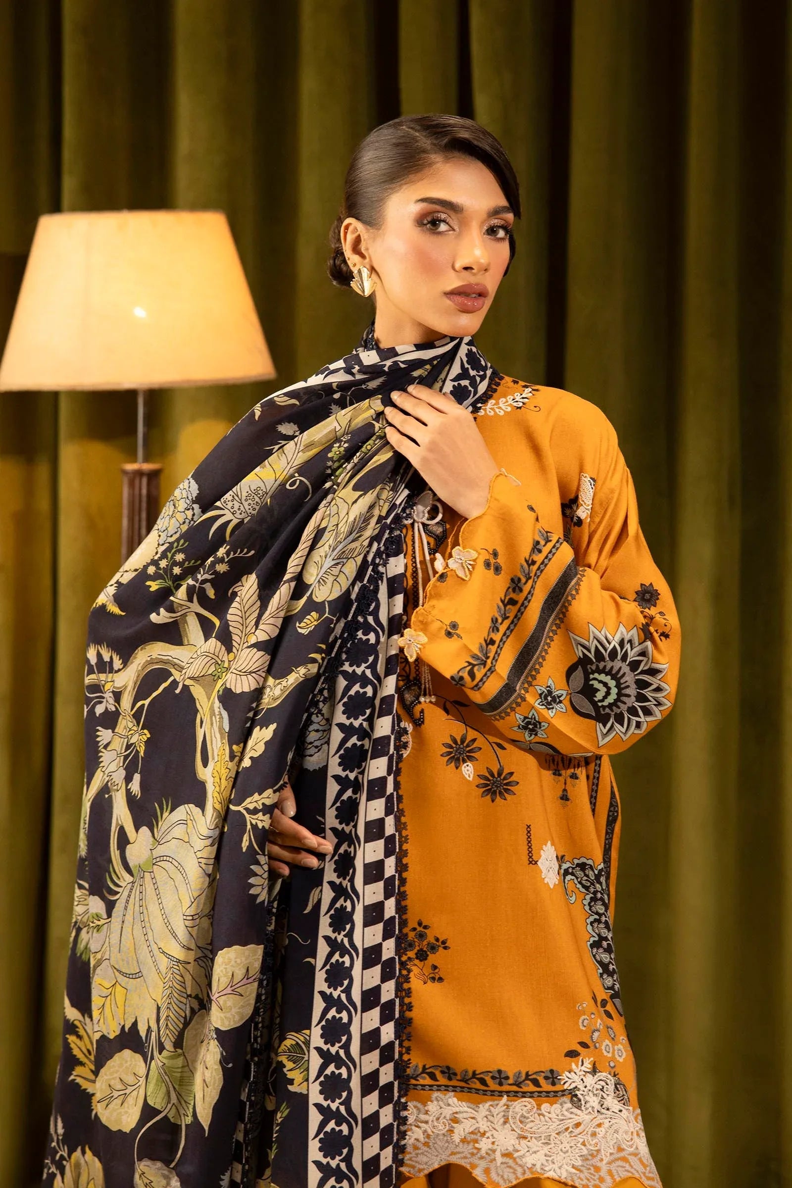 Sana Safinaz | Muzlin Winter 25 | 020A - Aqsa Fabrics