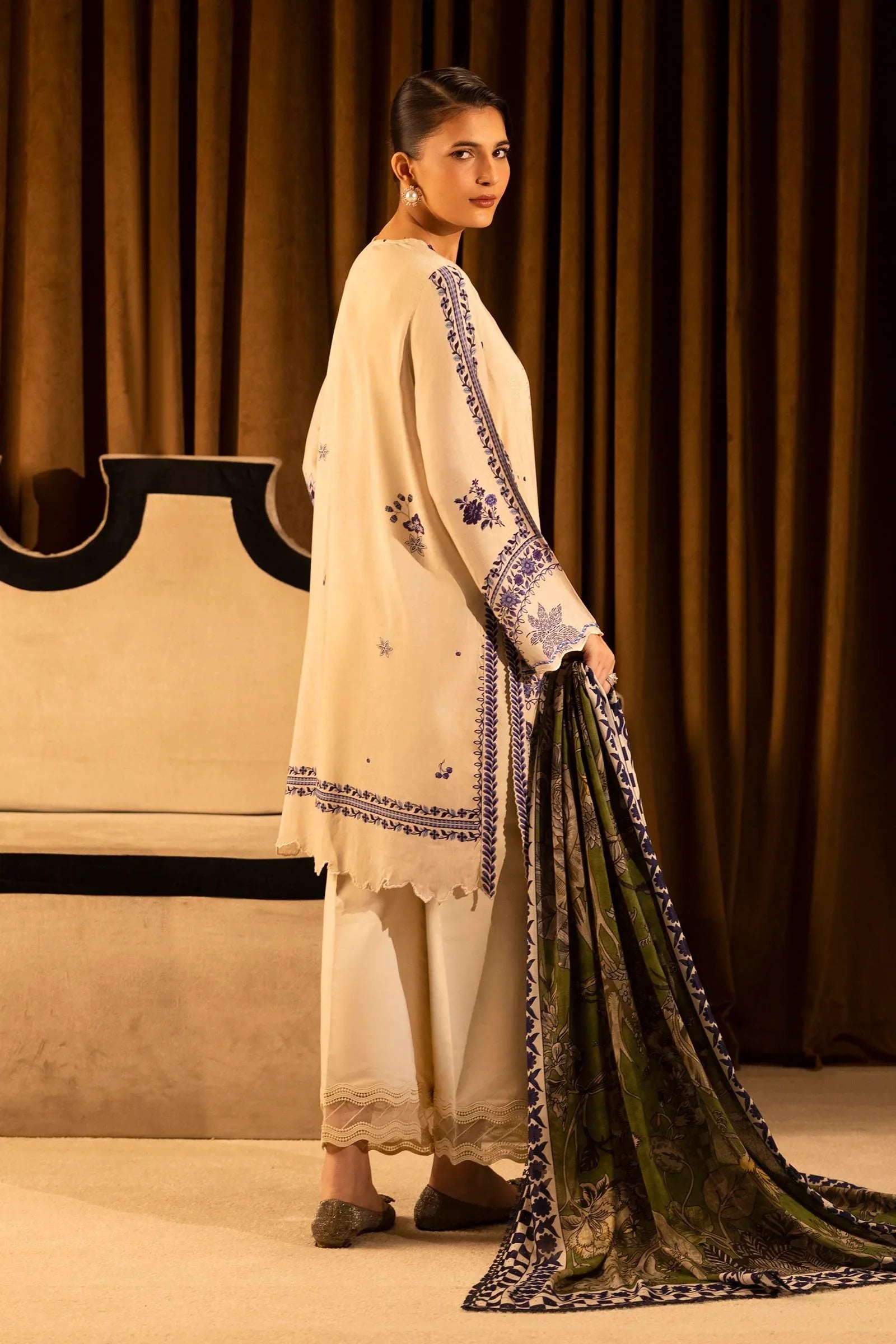 Sana Safinaz | Muzlin Winter 25 | 020B - Aqsa Fabrics