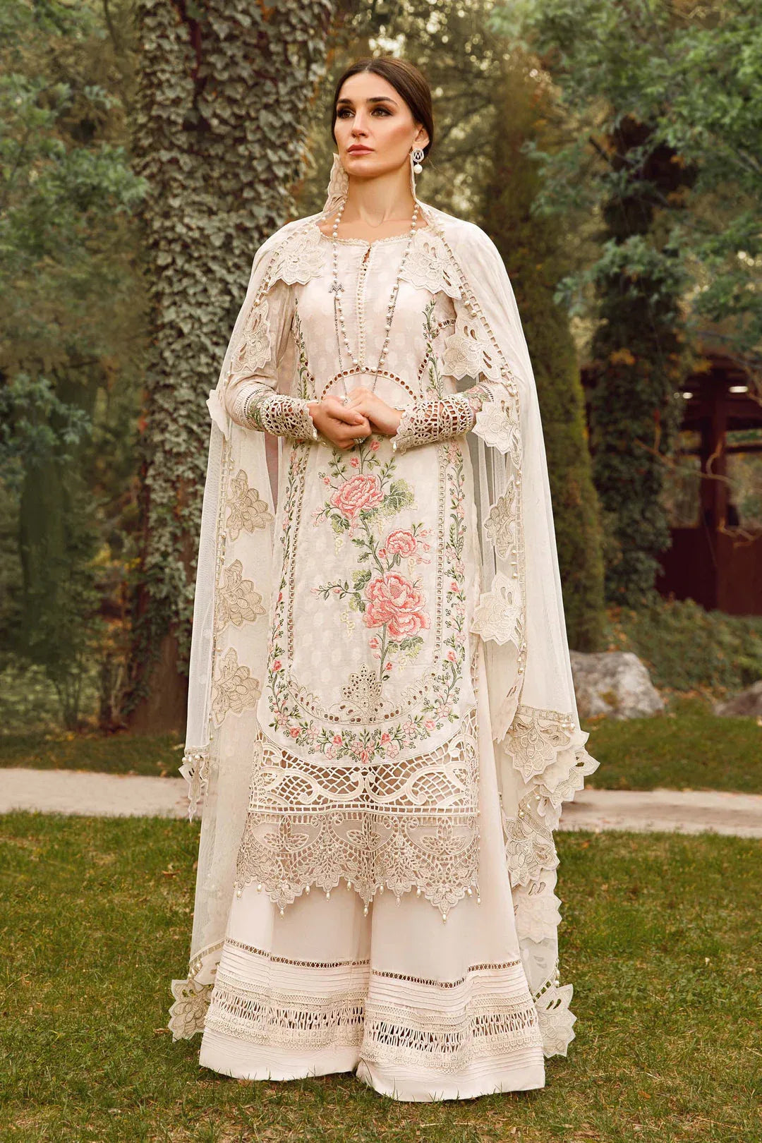 MARIA B EMBROIDED LAWN  D-2302-A - Aqsa Fabrics