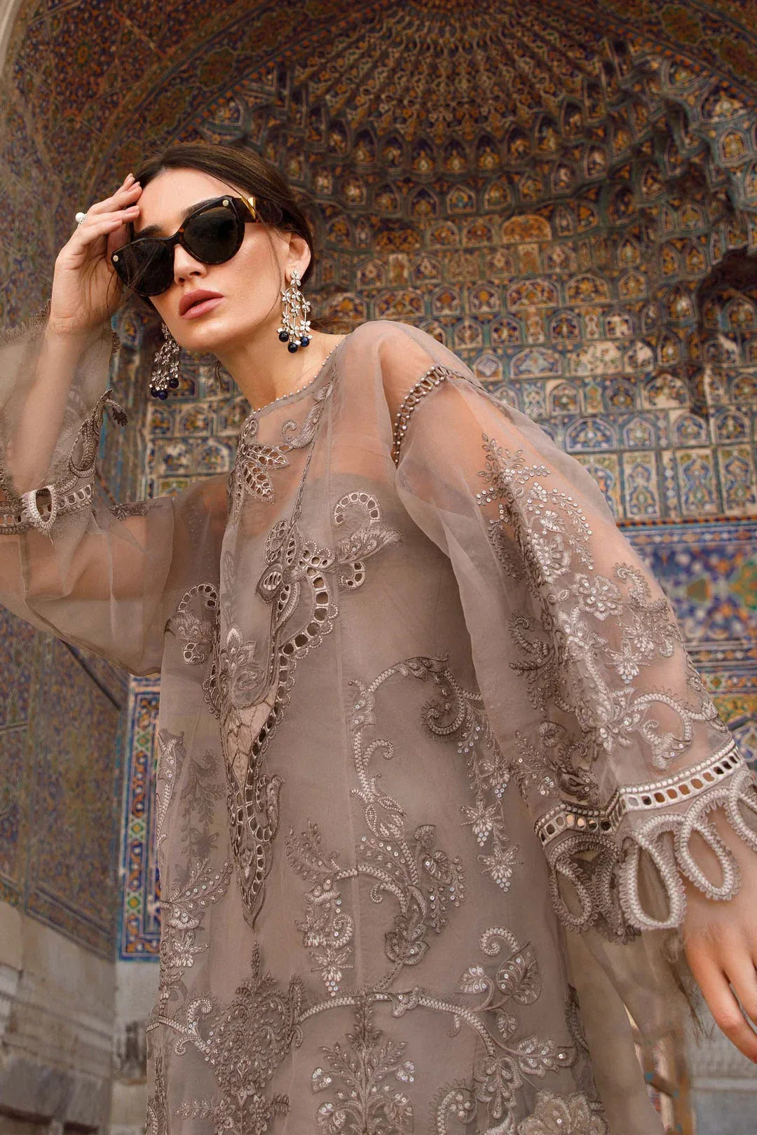 MARIA B EMBROIDED UNSTITCHED LAWN  D-2303-A - Aqsa Fabrics