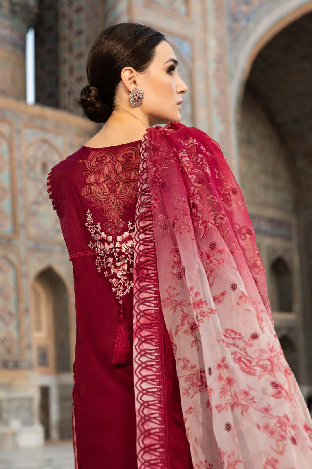 MARIA B EMBROIDED UNSTITCHED LAWN  D-2315-B - Aqsa Fabrics