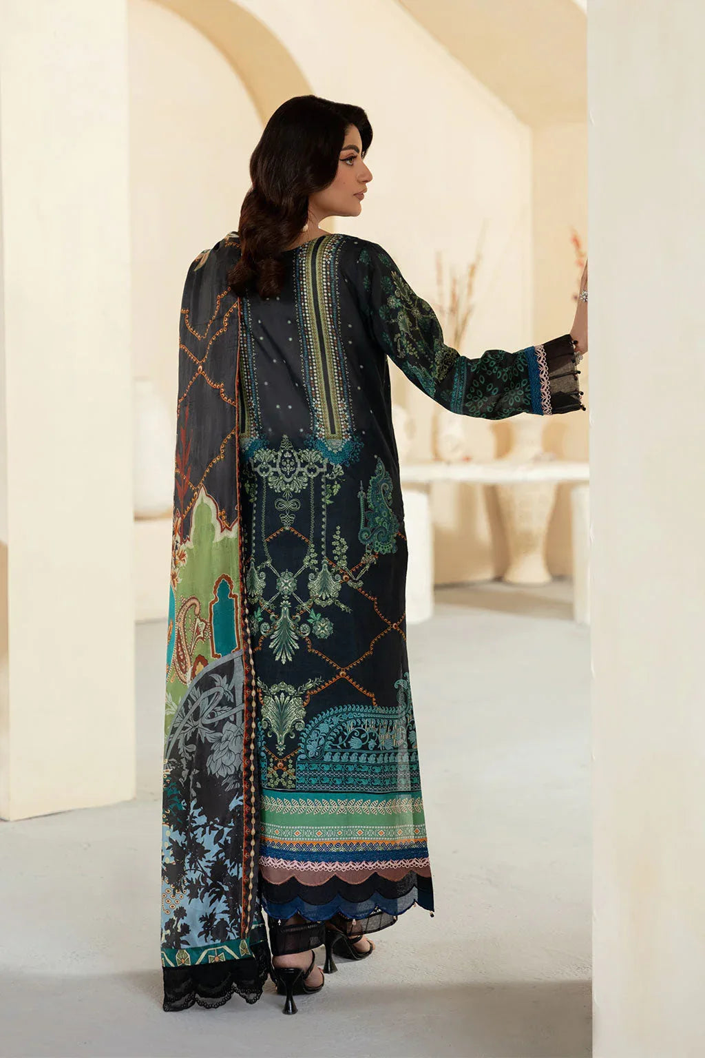 Ramsha | Mashaal Luxury Lawn | L-1301 - Aqsa Fabrics