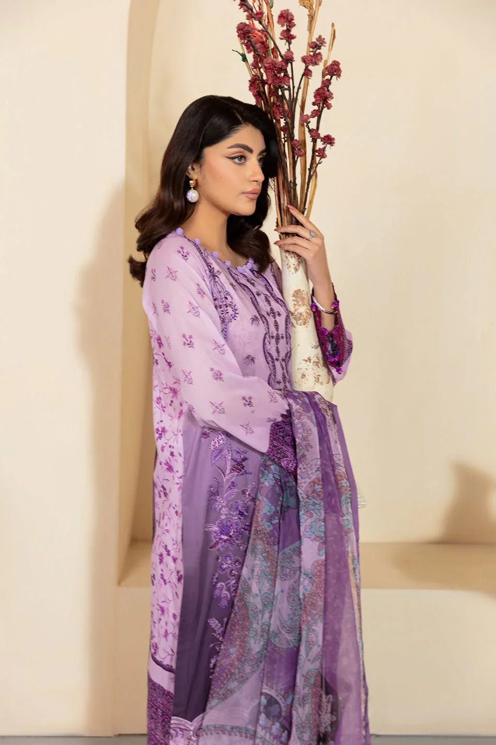 Ramsha | Mashaal Luxury Lawn | L-1304 - Aqsa Fabrics
