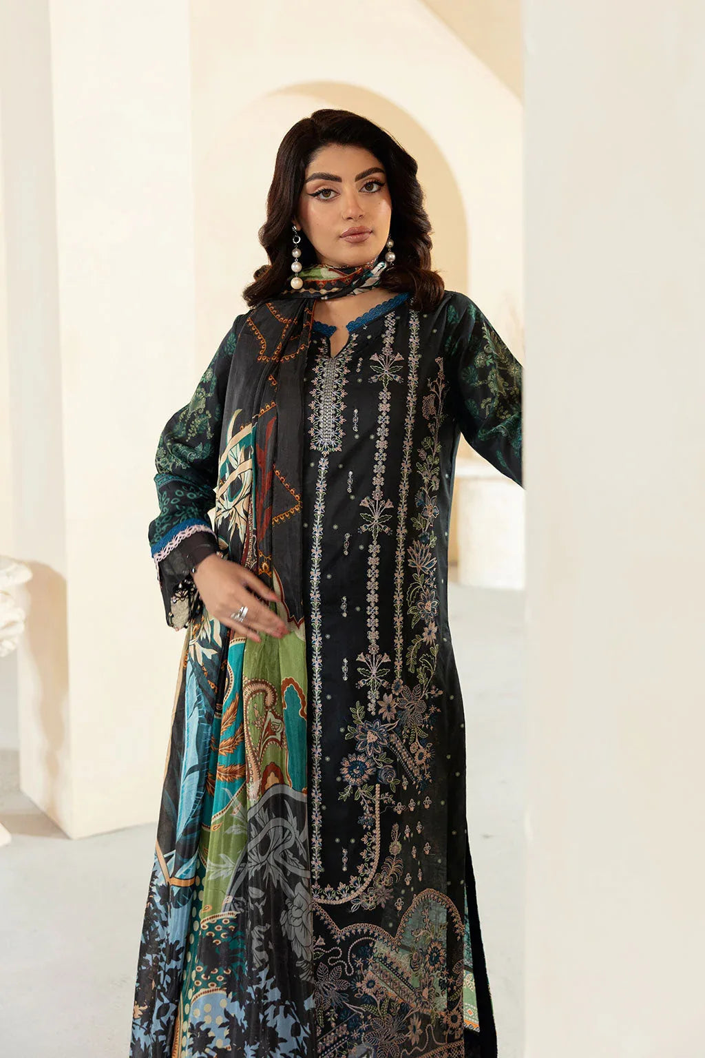 Ramsha | Mashaal Luxury Lawn | L-1301 - Aqsa Fabrics