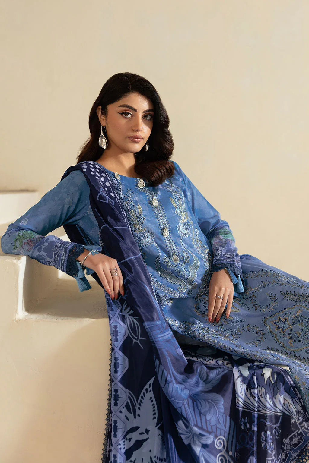 Ramsha | Mashaal Luxury Lawn | L-1302 - Aqsa Fabrics
