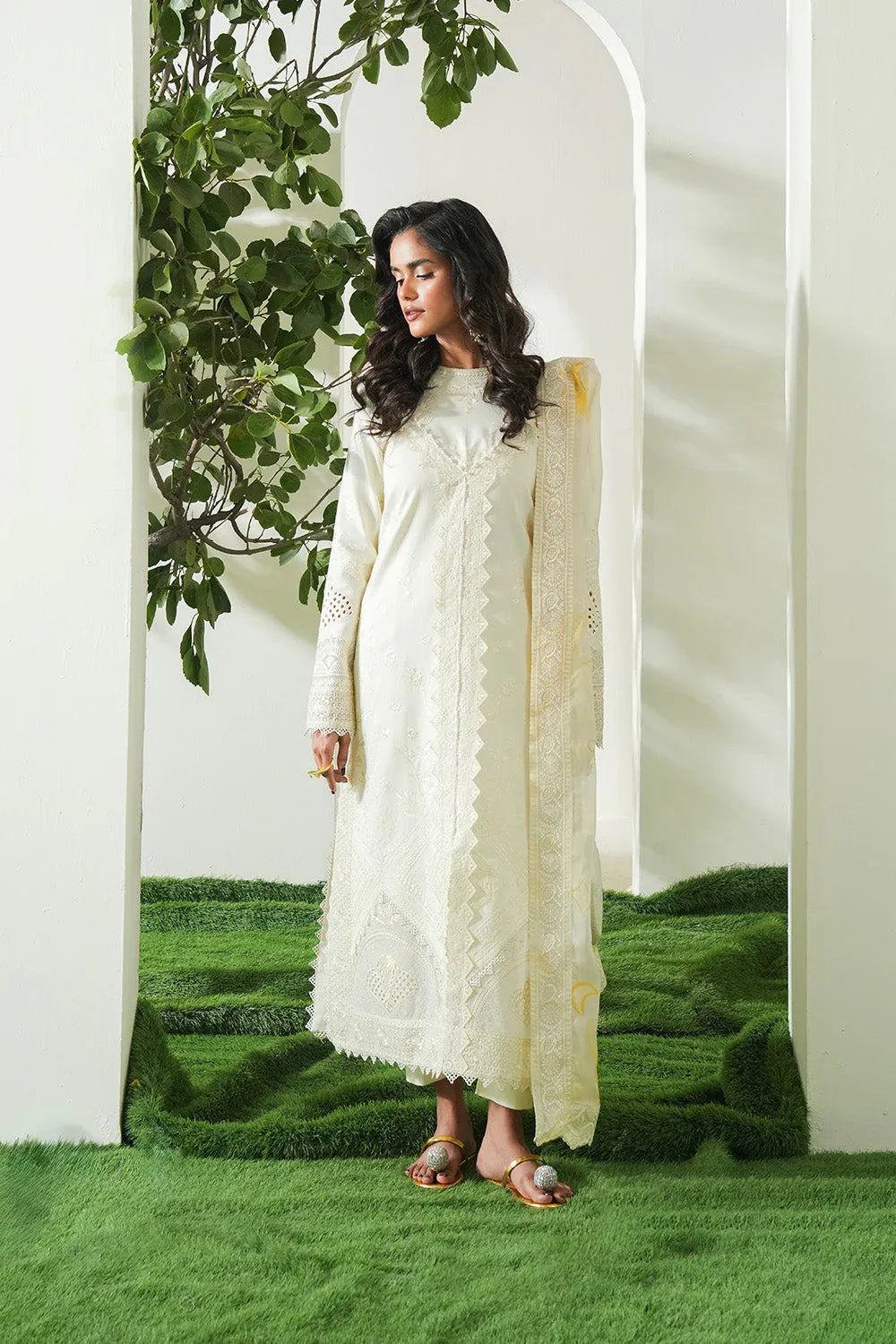 Maryum N Maria | Soiree Lawn | Lime - Aqsa Fabrics