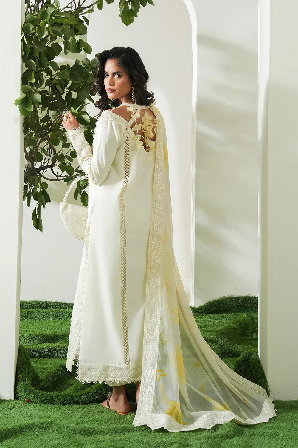 Maryum N Maria | Soiree Lawn | Lime - Aqsa Fabrics
