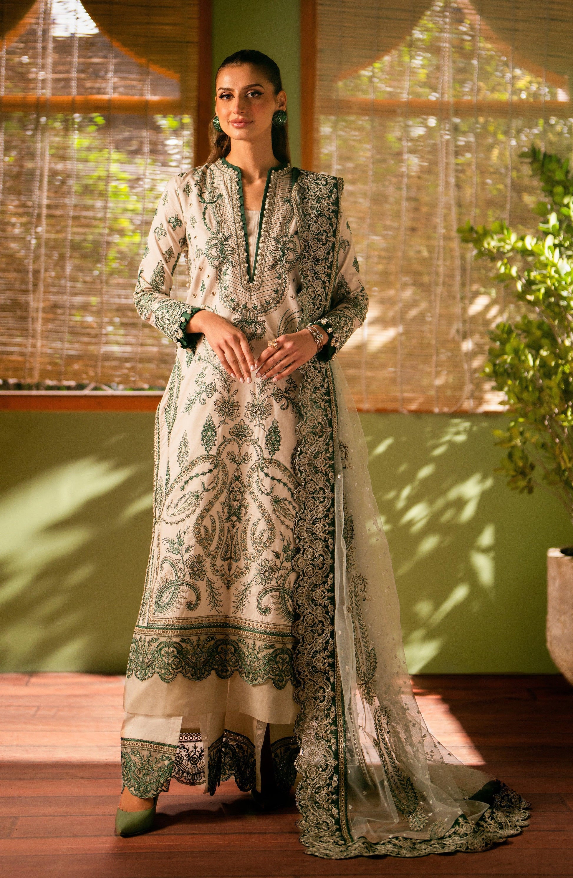 Maryum N Maria | Luxury Lawn 24 | Nubia - Aqsa Fabrics