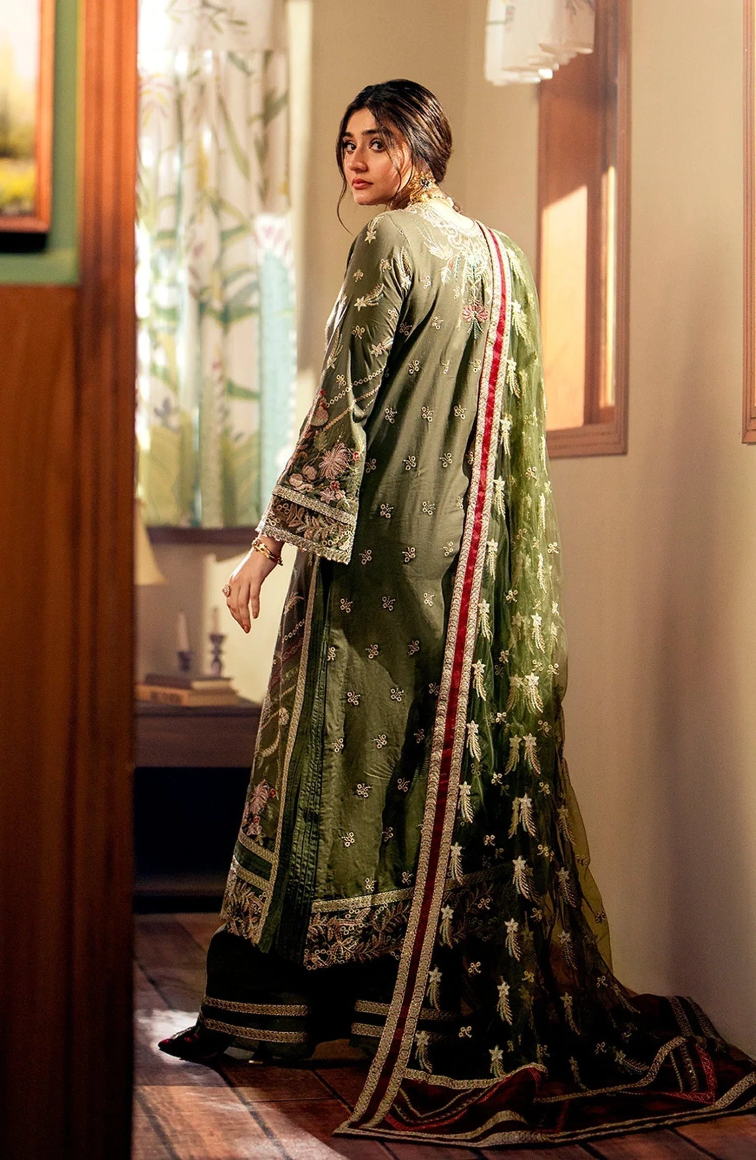 Maryum N Maria | Luxury Lawn 24 | Amira - Aqsa Fabrics
