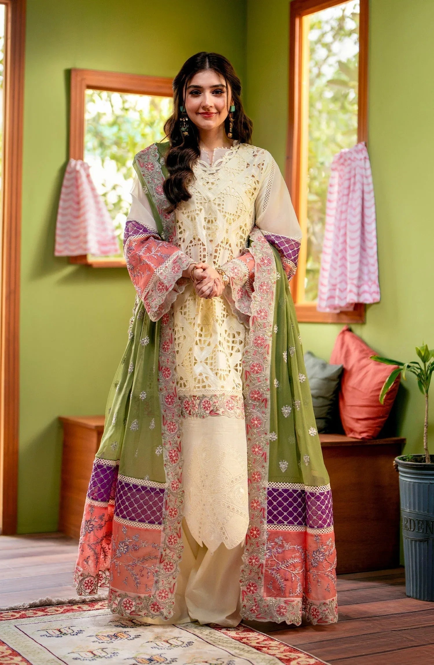 Maryum N Maria | Luxury Lawn 24 | Dina - Aqsa Fabrics