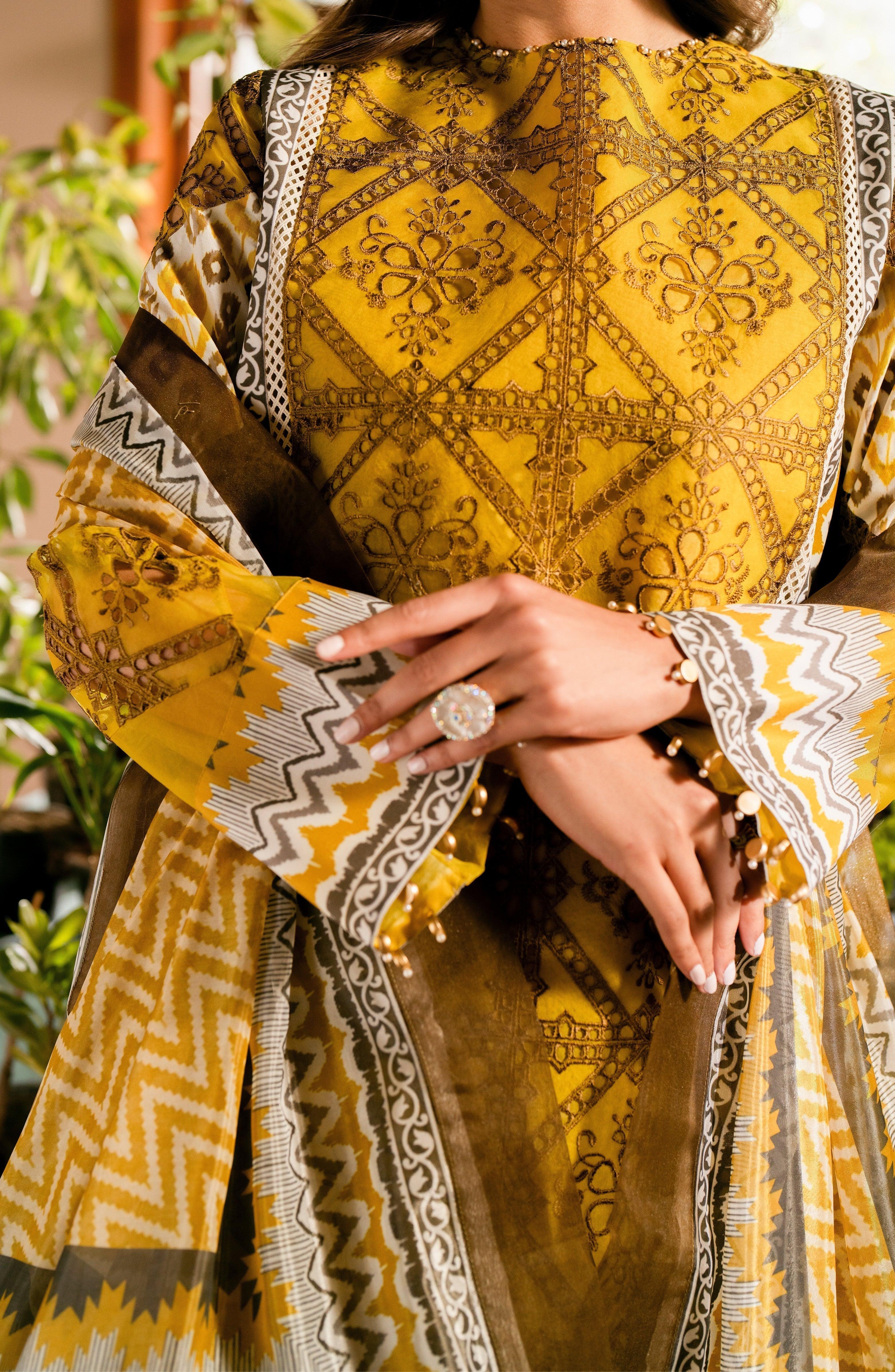 Maryum N Maria | Luxury Lawn 24 | Layla - Aqsa Fabrics