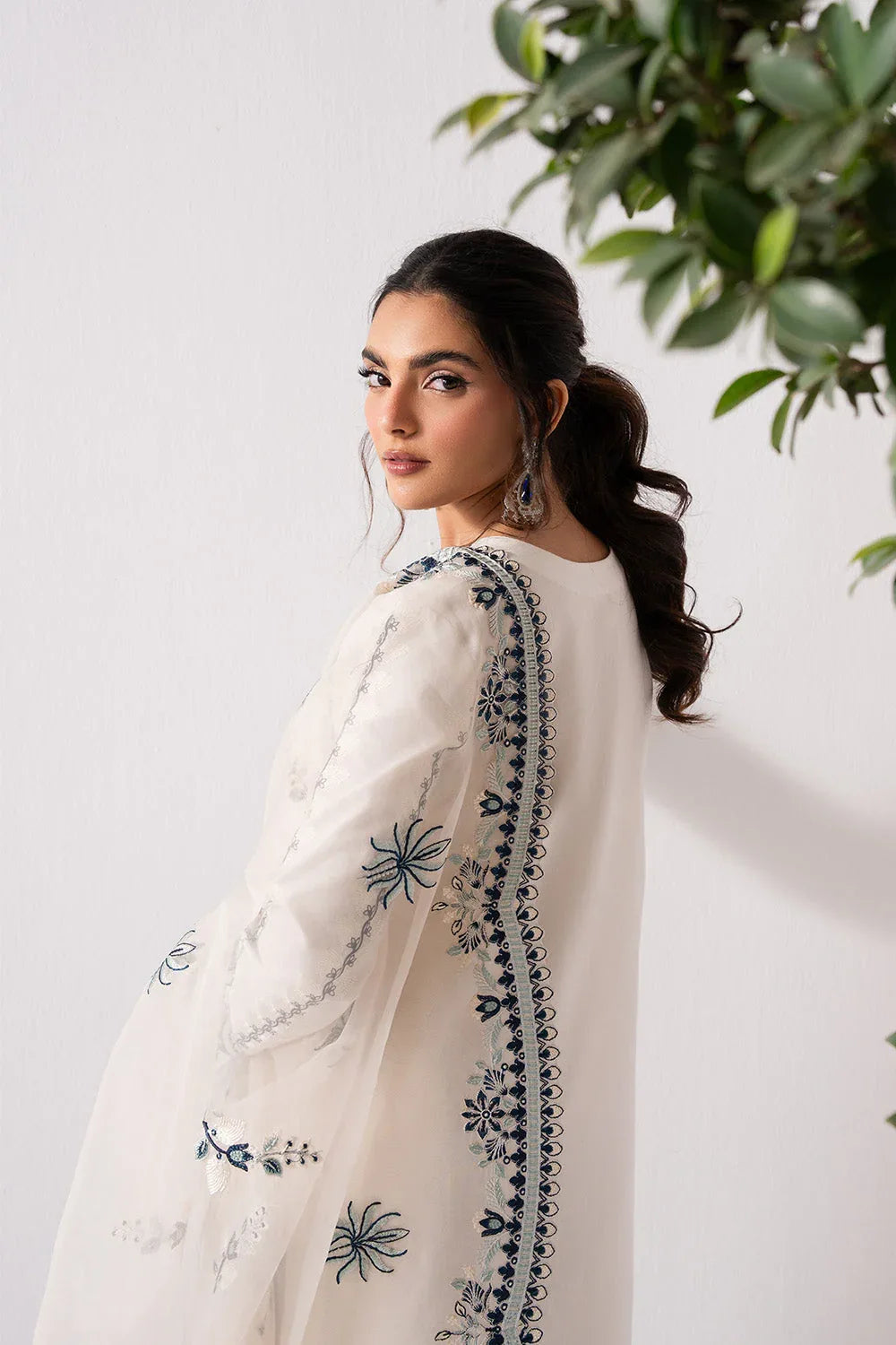Maryum N Maria | Zuhur 25 | AUBREY - Aqsa Fabrics