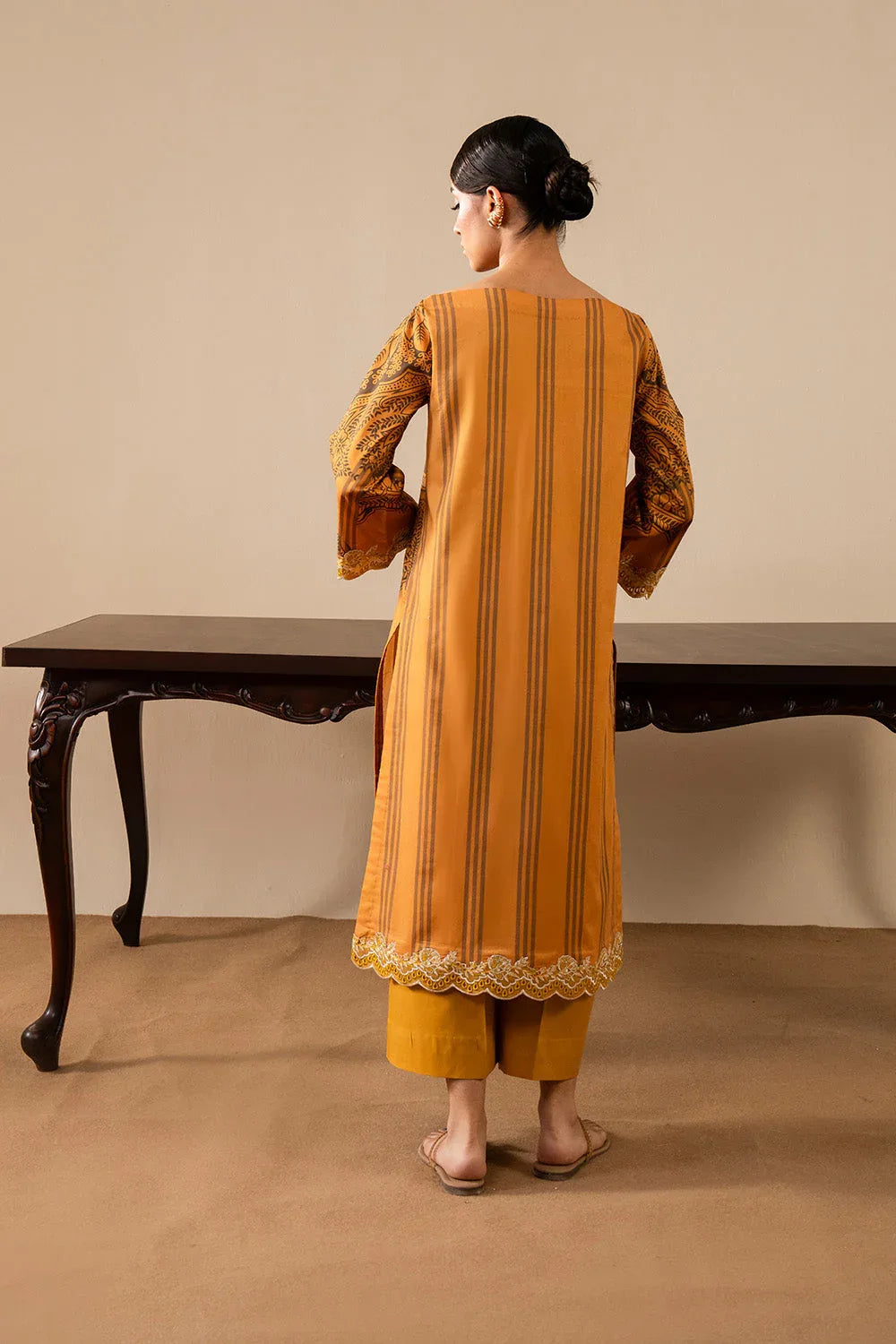 Maryum N Maria | Floren Lawn | IRIS - Aqsa Fabrics
