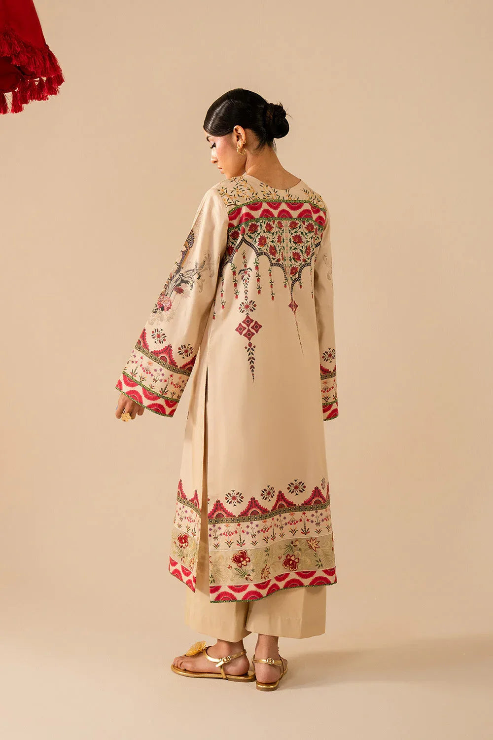 Maryum N Maria | Floren Lawn | EMILIA - Aqsa Fabrics