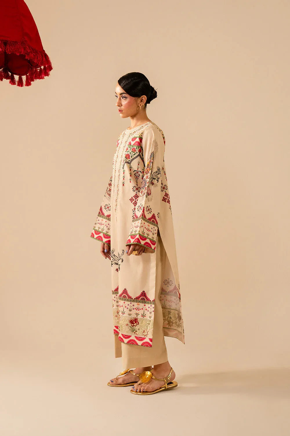 Maryum N Maria | Floren Lawn | EMILIA - Aqsa Fabrics