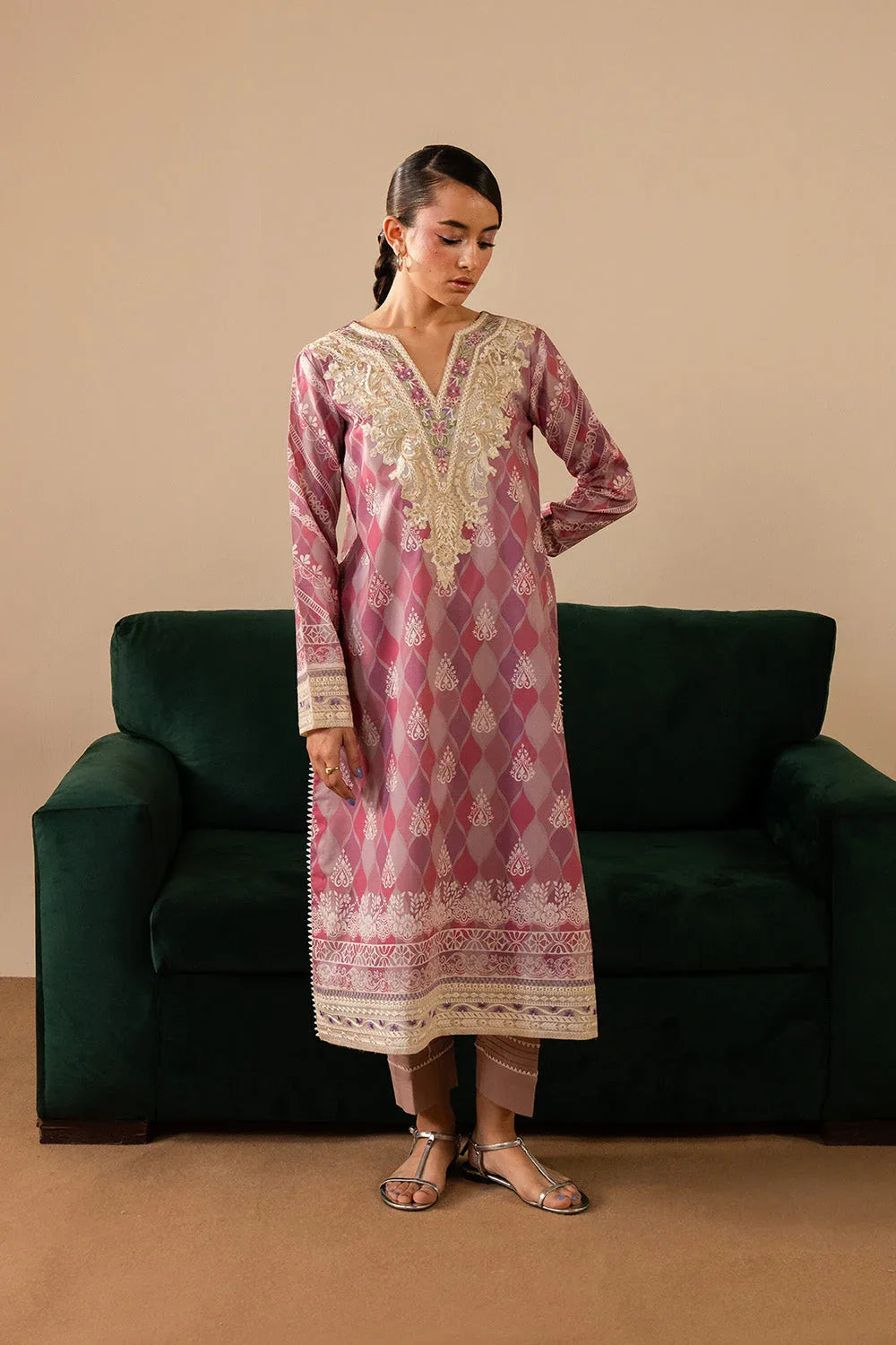 Maryum N Maria | Floren Lawn |  LUNA - Aqsa Fabrics