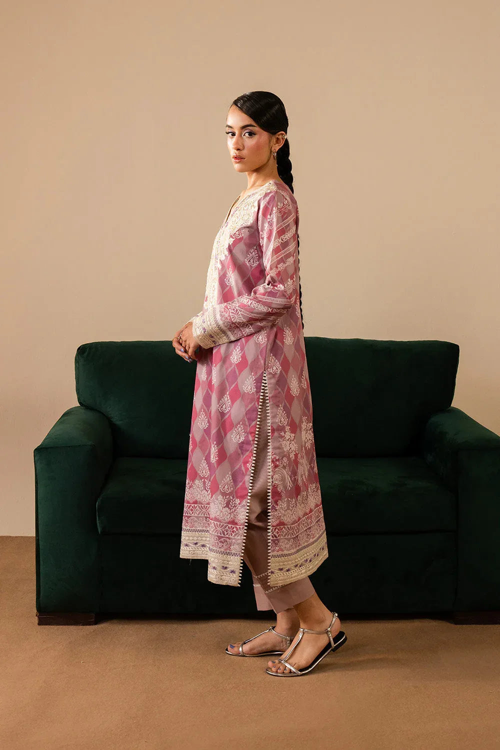 Maryum N Maria | Floren Lawn |  LUNA - Aqsa Fabrics